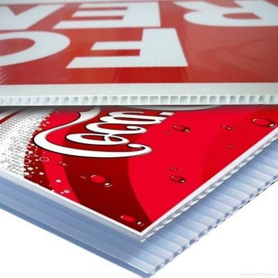 3 میلی متر املاک و مستغلات کورفلوت تخته هسته پلاستیکی راه راه مقاوم در برابر اشعه ماوراء بنفش