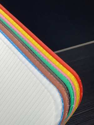Coroplast Sheet is a lightweight and durable polypropylene corrugated plastic sheet designed for various applications, including packaging, printing, construction, and protection.