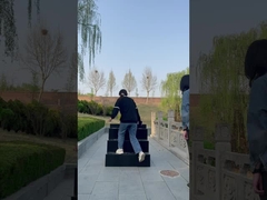 یک پایه نمایشگر سبک وزن می تواند حداقل 468 کیلوگرم وزن داشته باشد