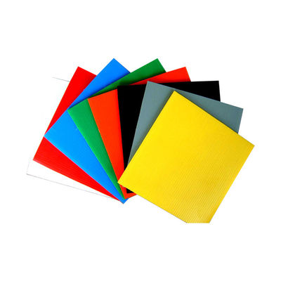 ورق های پلاستیکی راه راه سبز 4 میلی متری 12x24 سیاه کورفلوت 5 میلی متری