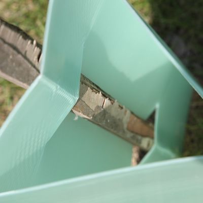 حفاظ درخت پلاستیکی راه راه مثلثی حفاظ گیاهی کورفلوت 2 میلی متری