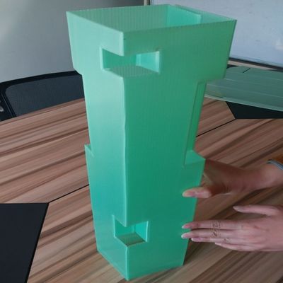 توخالی PP کورفلوت درخت محافظ مثلث Twinwall پوشش درخت پلاستیکی
