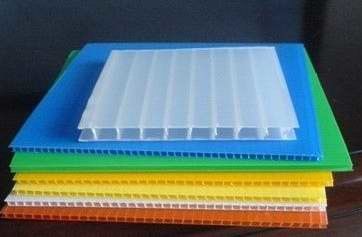 ورق های پلاستیکی PP مشکی کروپلاست 4x8 6 میلی متری ورق های پلاستیکی راه راه