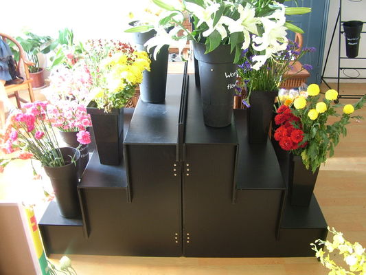 پایه نمایشگر گلدار پلاستیکی راه راه 3 مرحله 4 برای فروشگاه گل